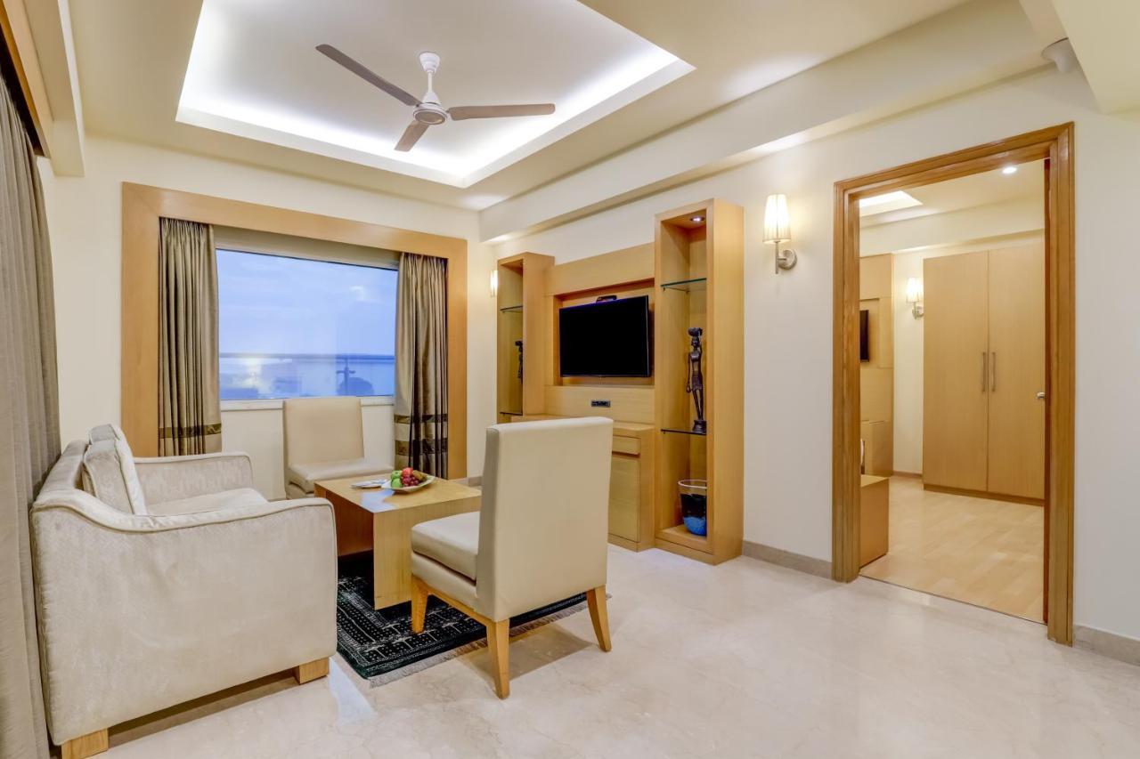 Lemon Tree Premier, Delhi Airport Hotel New Delhi Eksteriør billede Suite room at The Park, New Delhi