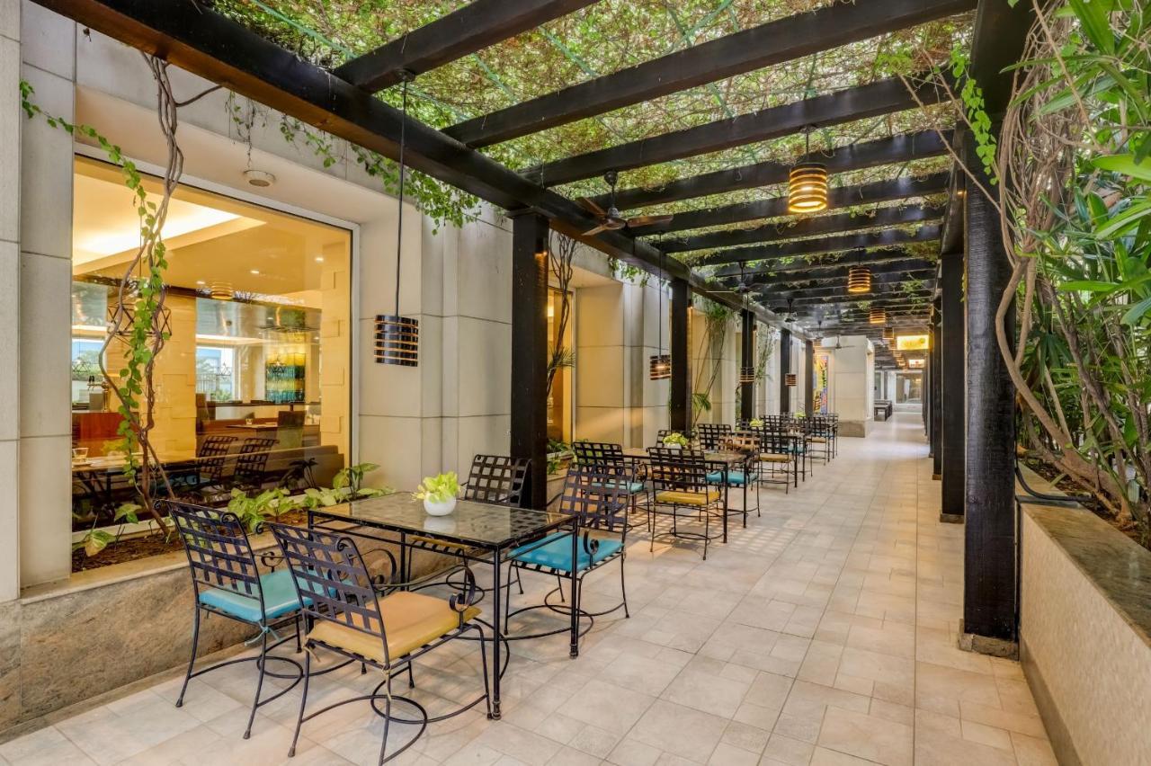 Lemon Tree Premier, Delhi Airport Hotel New Delhi Eksteriør billede The Pergola