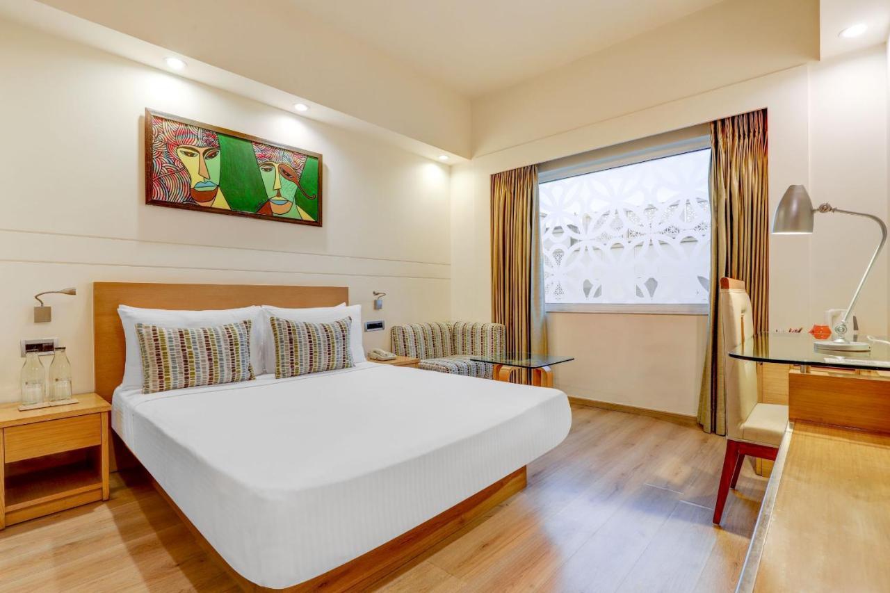Lemon Tree Premier, Delhi Airport Hotel New Delhi Eksteriør billede A room at the Park